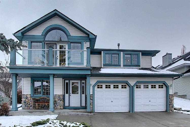 8 Meadow Ct Cochrane, AB T4C 1N5