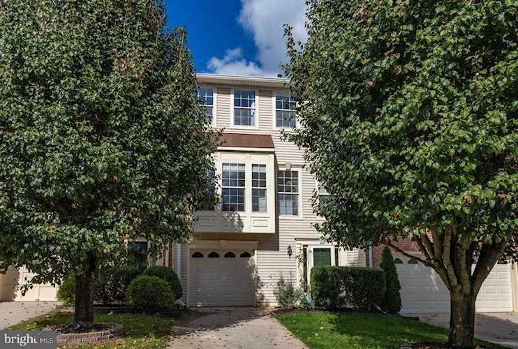 4627 Buckhorn Ridge Fairfax, VA 22030