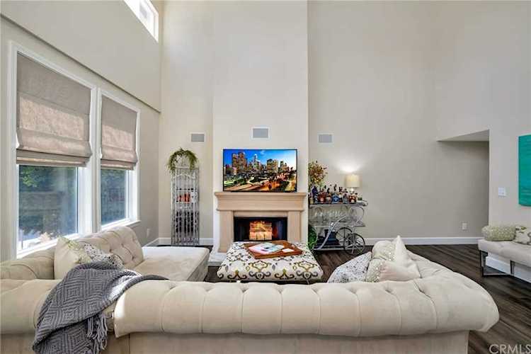 80 N Raymond Ave #208 Pasadena, CA 91103