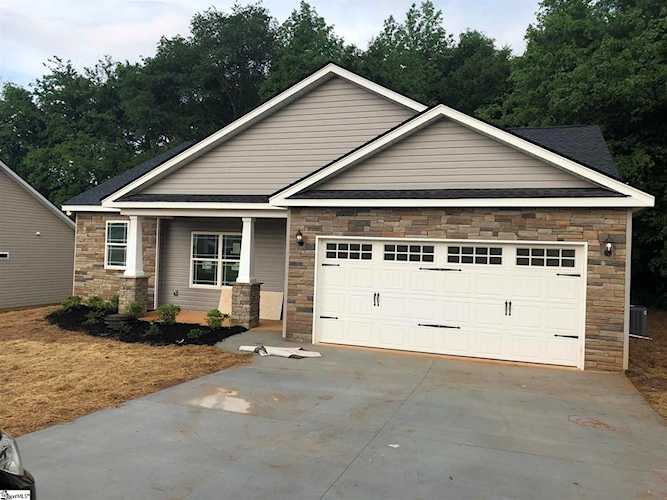 207 Minor St Williamston, SC 29697