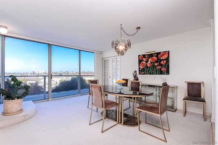 1820 Avenida Del Mundo #208 Coronado, CA 92118