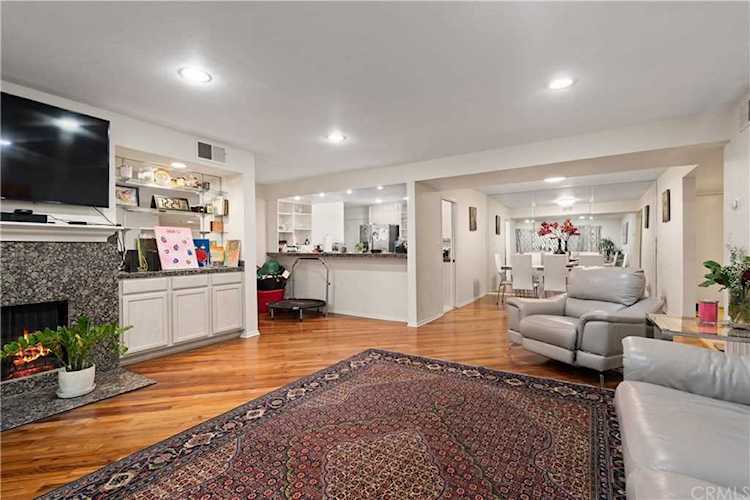 5440 Lindley Avenue #106 Encino, CA 91316