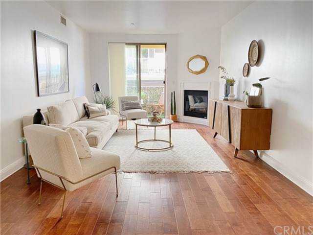 5037 Rosewood Avenue #213 Los Angeles, CA 90004