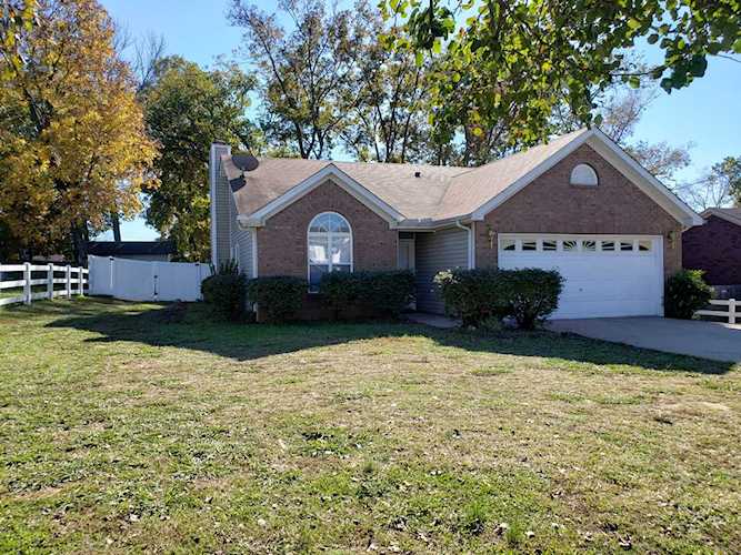 909 Lavergne Ln La Vergne, TN 37086