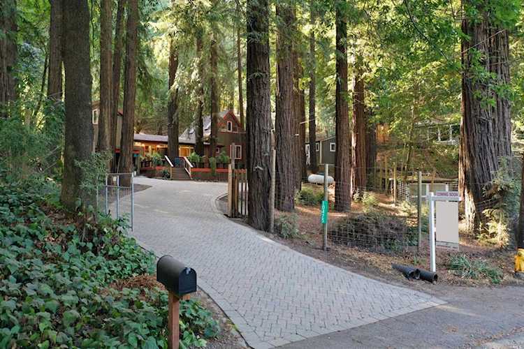 10475 Old River Road Forestville, CA 95436