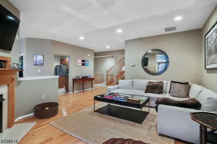 309 Edmonton Ct Livingston Twp., NJ 07039