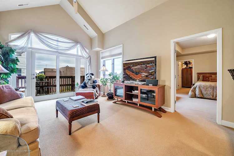 220 Mac Ave East Lansing, MI 48823
