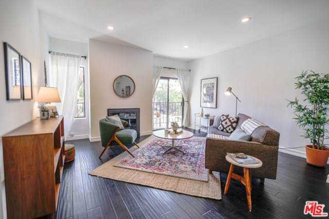 4555 Franklin Avenue #6 Los Angeles, CA 90027