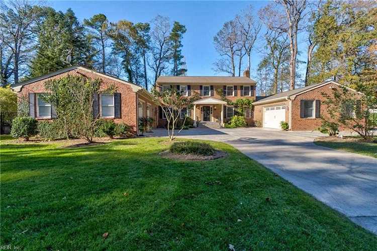 1121 Michaelwood Dr Virginia Beach, VA 23452