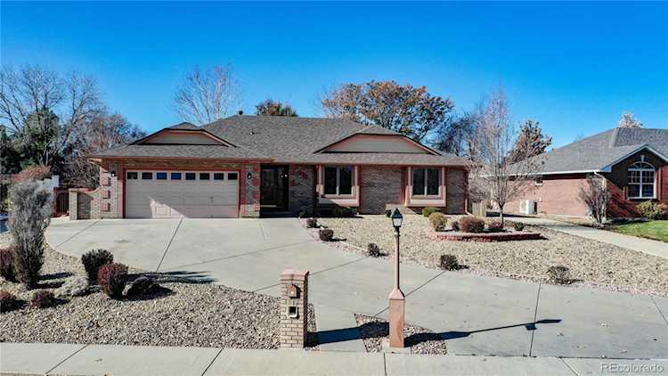 801 Hays Circle Longmont, CO 80504
