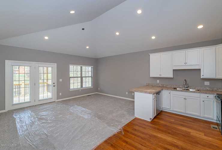 6403 Clover Trace Cir Louisville, KY 40216 | MLS 1564284 Photo 1