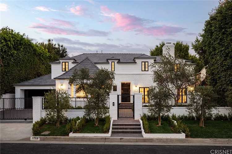 1719 Ambassador Avenue Beverly Hills, CA 90210