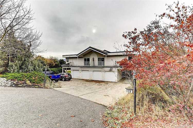 128 Verna Court Kelowna, BC V1V1S9