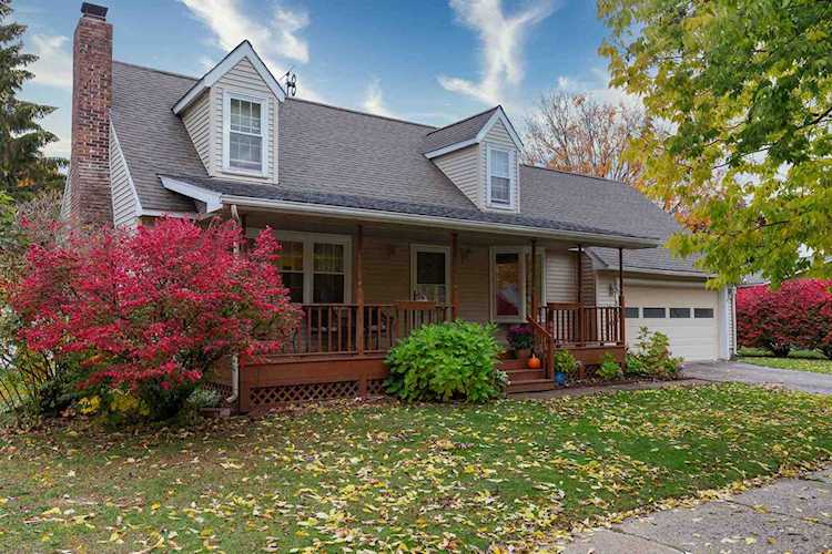 28 Janet Circle Burlington, VT 05408