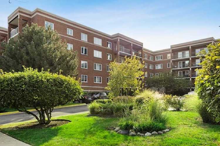 5340 N Lowell Ave #406 Chicago, IL 60630