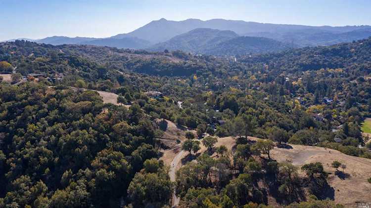 5 Surrey Lane San Rafael, CA 94903