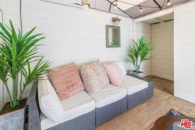 320 S Gramercy Place #103 Los Angeles, CA 90020