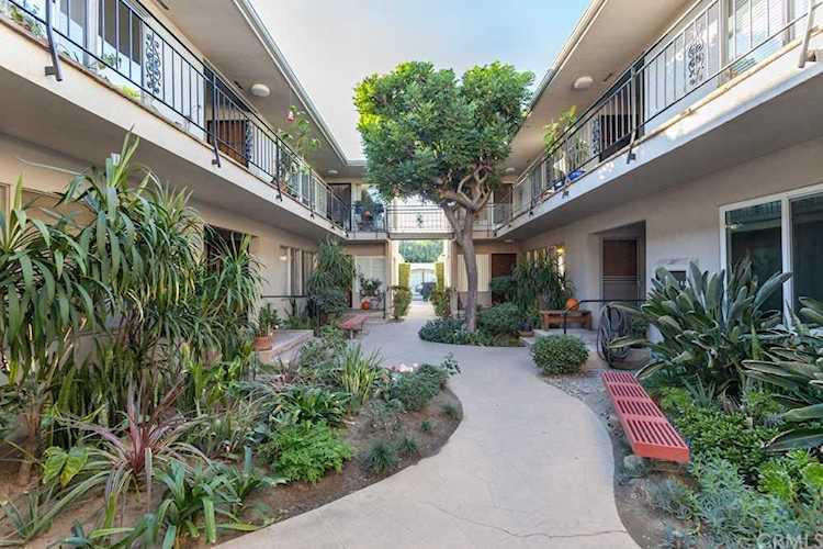 311 Cherry Avenue #5 Long Beach, CA 90802