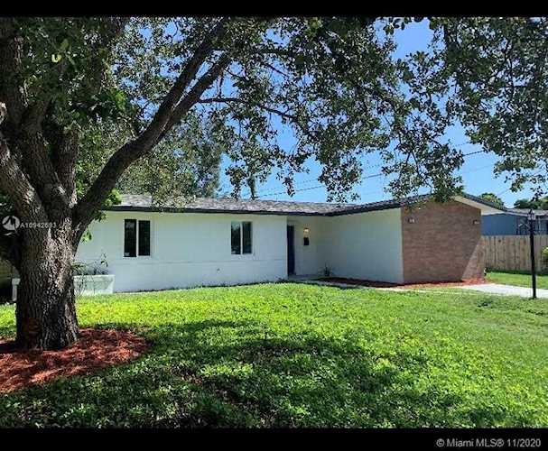 19115 SW 89th Ave Cutler Bay, FL 33157