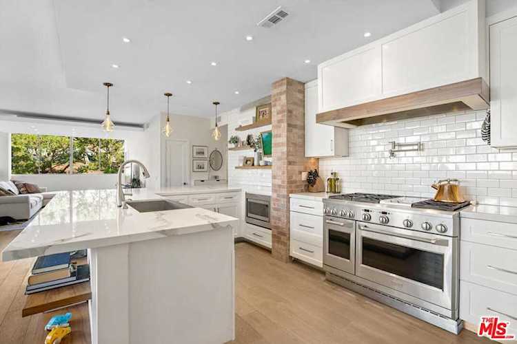 17366 W Sunset Boulevard #202 Pacific Palisades, CA 90272