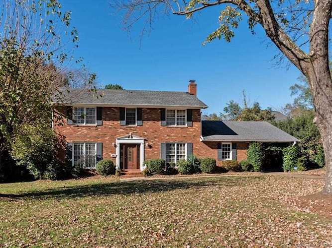 3808 Willowood Dr Charlotte, NC 28210