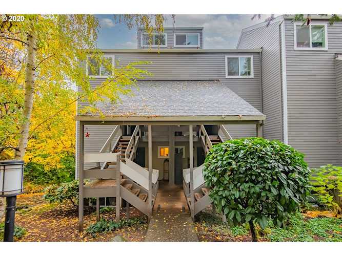 4606 Lower Dr Lake Oswego, OR 97035