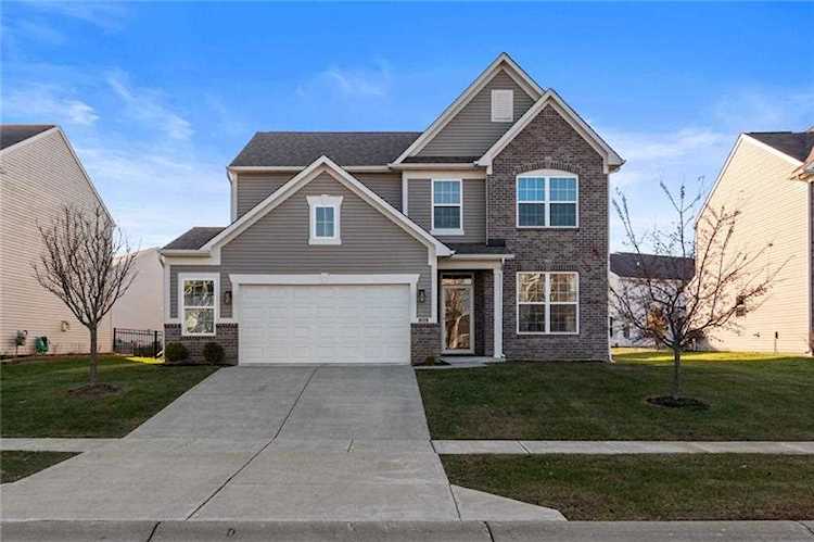 2708 Night Hawk Rd Greenwood, IN 46143