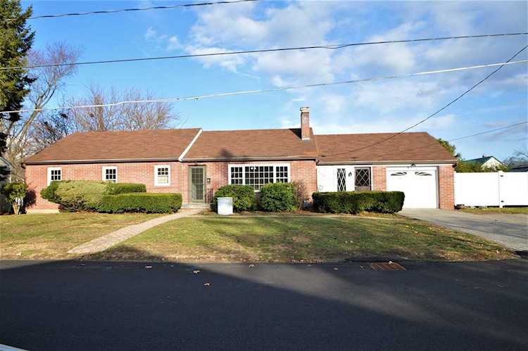62 Linwood St Nashua, NH 03060