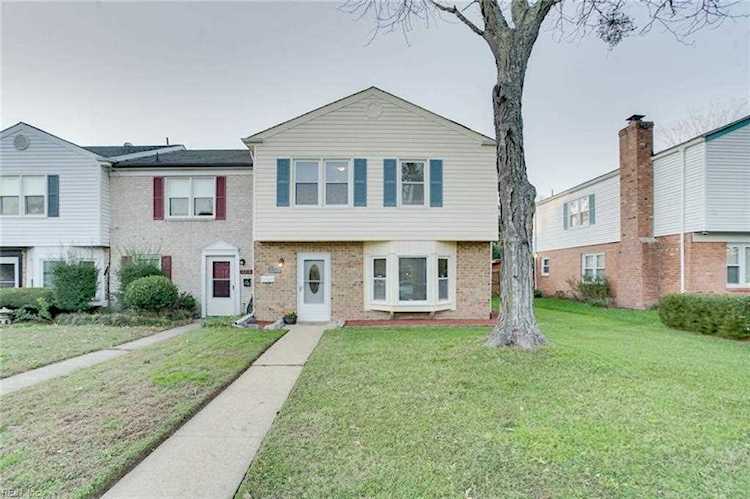 2248 Chadwick Dr Virginia Beach, VA 23454