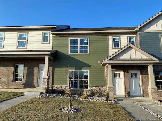 7905 Westmont Dr Sellersburg, IN 47172