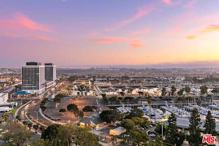 13600 Marina Pointe Drive #1507 Marina Del Rey, CA 90292