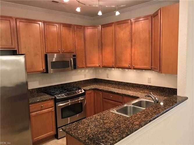 925 Rivercrest Way Chesapeake, VA 23325