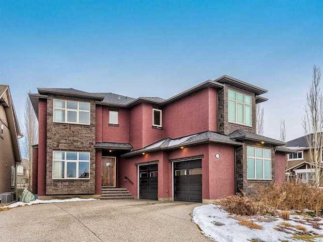108 Chapala Point SE Calgary, AB T2X 3W9