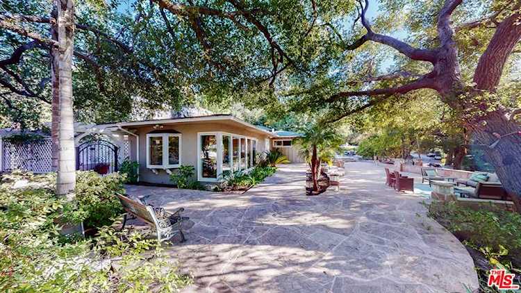 15320 Kingswood Lane Sherman Oaks, CA 91403