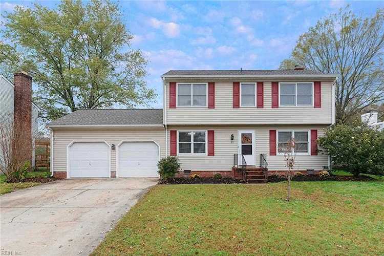 11 Sandpiper Ct Hampton, VA 23669