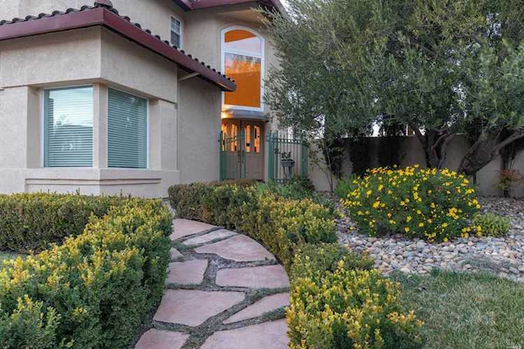 21 Lighthouse Court Napa, CA 94559