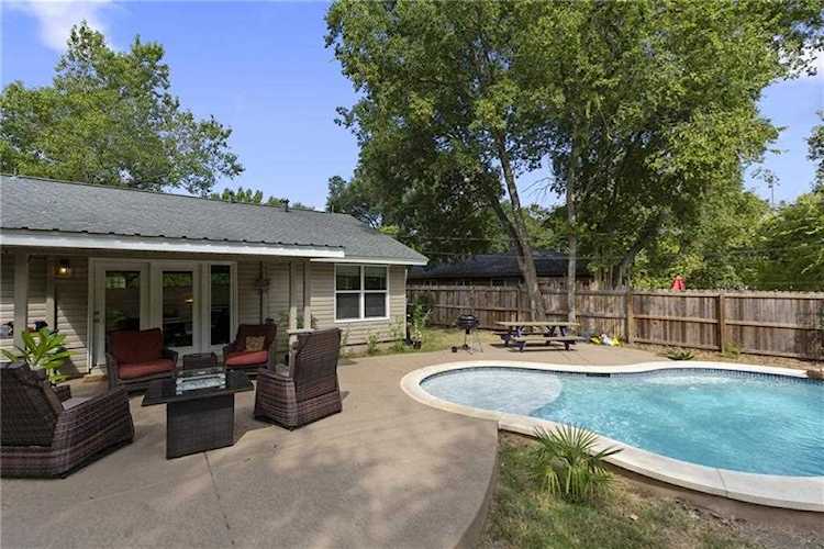 6103 Pennwood LN Austin, TX 78745