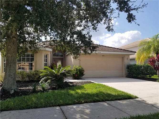 8624 Stone Harbour Loop Bradenton, FL 34212 | MLS A4483986 Photo 1