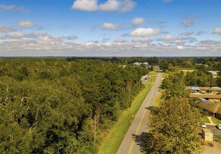 xxx Strong Rd Quincy, FL 32351