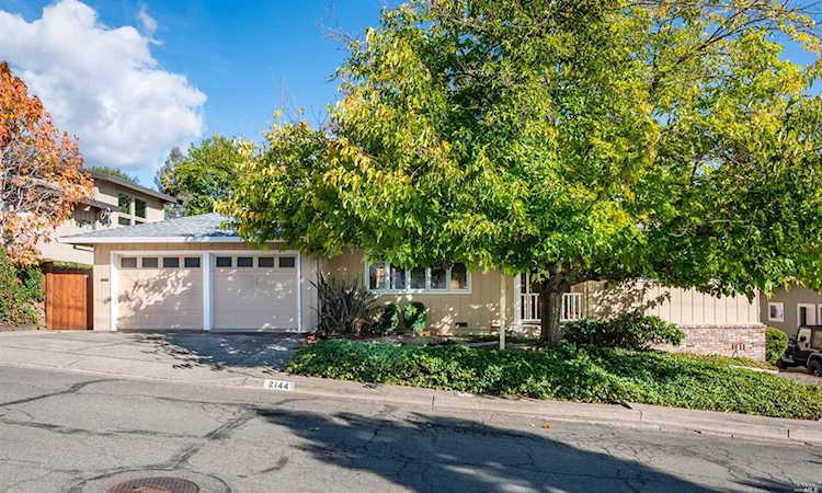 2144 Cummings Drive Santa Rosa, CA 95404