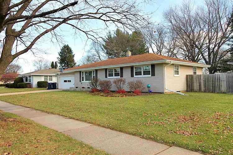 1522 Liberty Ln Janesville, WI 53545