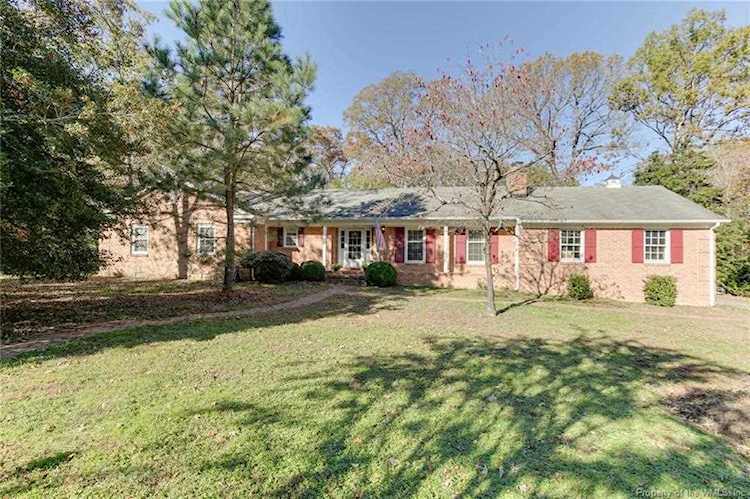 113 W Kingswood Dr Williamsburg, VA 23185
