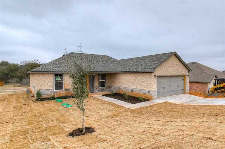 2118 Christine Drive Granbury, TX 76048