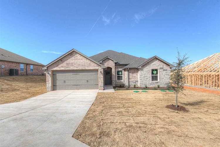 2122 Christine Drive Granbury, TX 76048