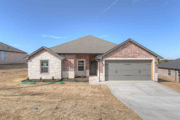 2120 Christine Drive Granbury, TX 76048