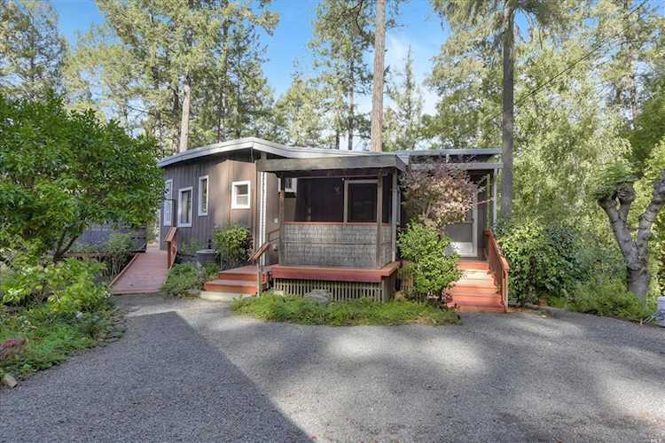 10576 Woodside Drive Forestville, CA 95436