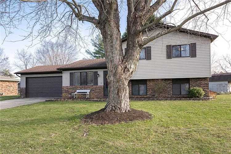 1245 Apple Valley Rd Greenwood, IN 46142