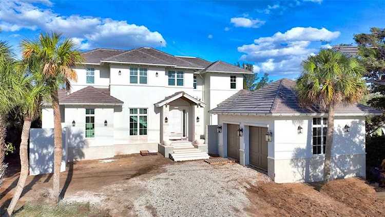 5840 Gulf of Mexico Dr Longboat Key, FL 34228
