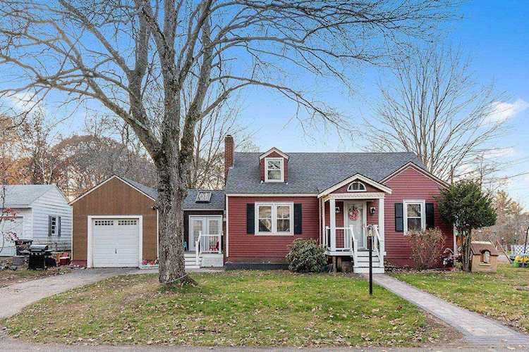 35 Lawndale Ave Nashua, NH 03060