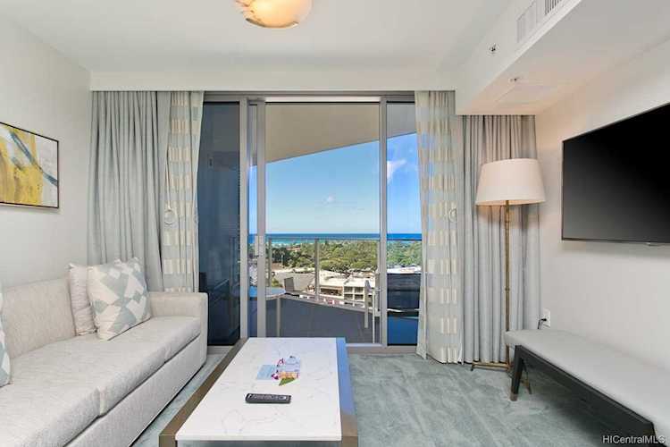 2139 Kuhio Avenue Honolulu, HI 96815